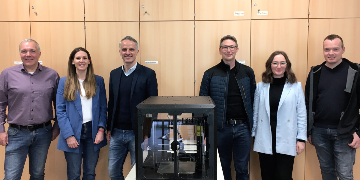 Krebs & Riedel spendet 3D-Drucker an Marie-Durand-Schule in Bad Karlshafen